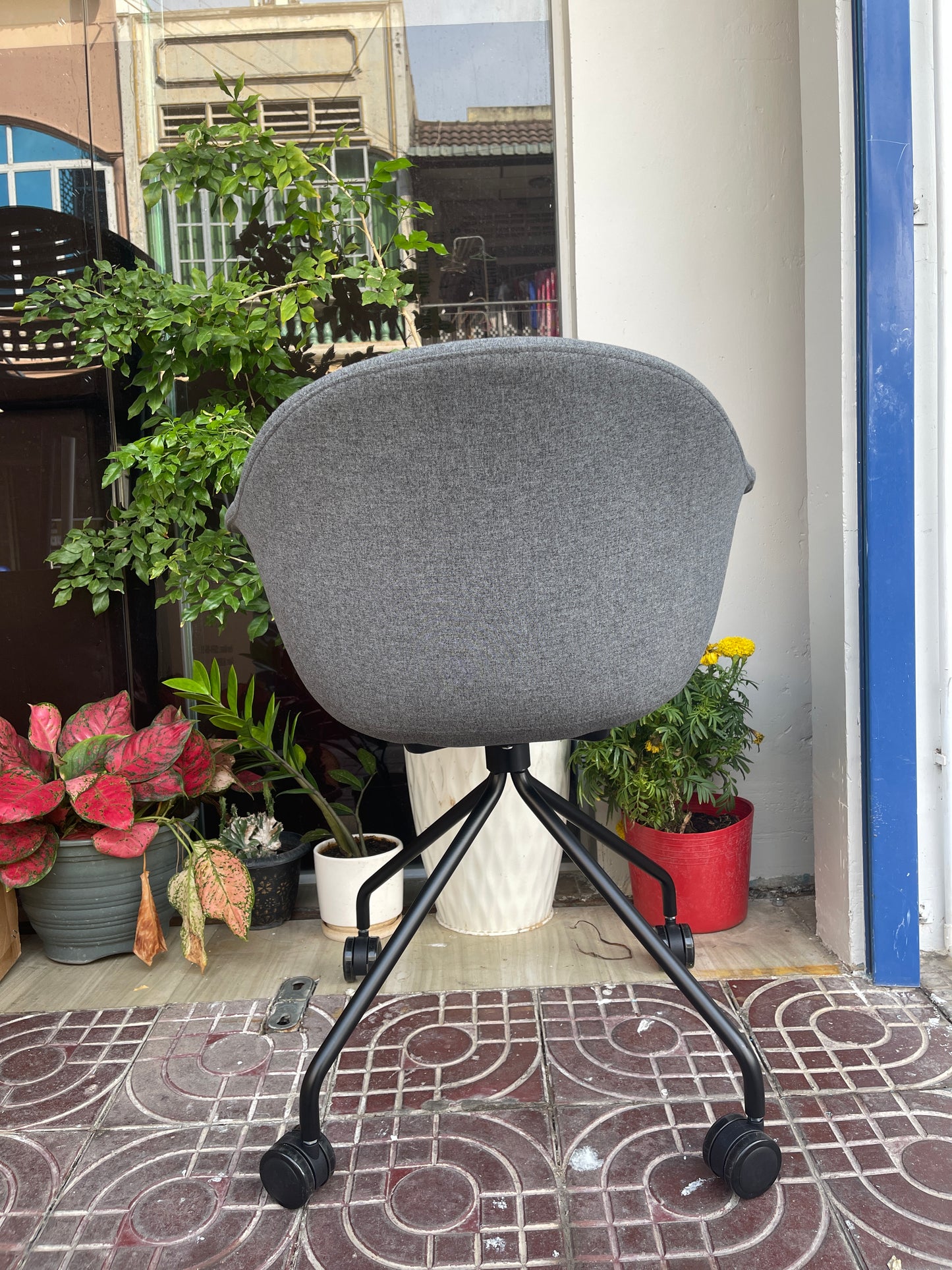 MEET-10S (Upholstered)